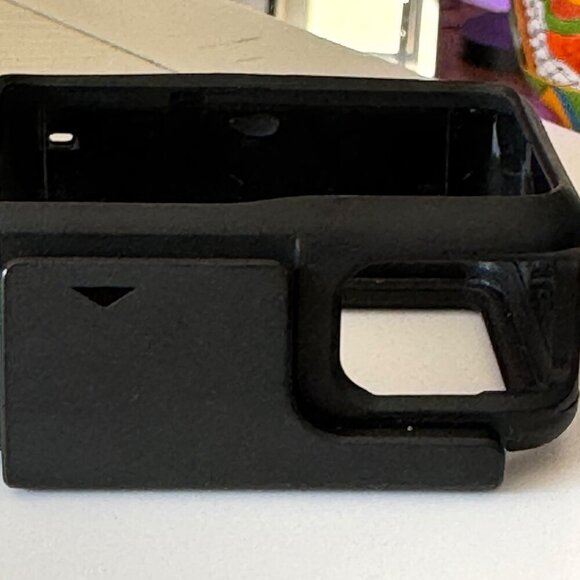 GoPro HERO7 Black 4K Waterproof Action Camera + Battery & Accessories Bundle - Picture 14 of 16